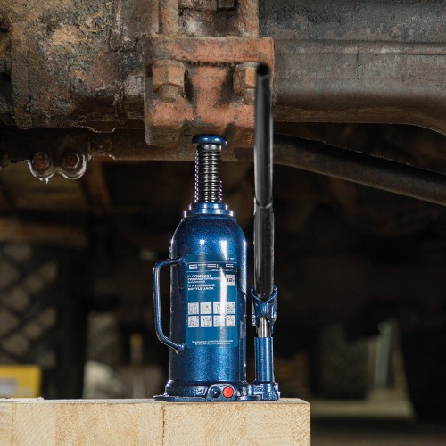 Домкрат гидравлический бутылочный Stels 51167 12 т 7