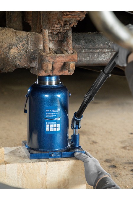 Домкрат гидравлический бутылочный Stels 51171 50т 7