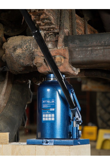 Домкрат гидравлический бутылочный Stels 51171 50т 8