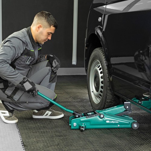 Домкрат гидравлический подкатной Сибртех 135-400мм 8