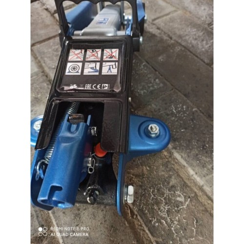 Домкрат гидравлический подкатной Stels 51127 2 т h подъема 140–340 мм 6