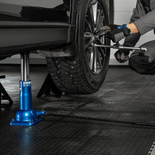 Домкрат механический бутылочный Stels 50105 2т 5