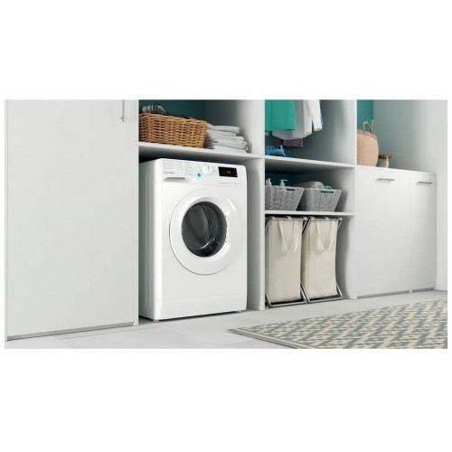 Стиральная машина INDESIT BWSE 61051 WWV RU (белый) 1