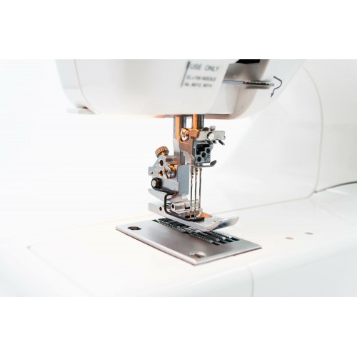 Распошивальная машина Janome CoverPro 7 (белый) 7