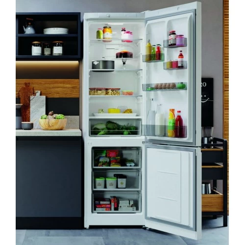 Холодильник Hotpoint-Ariston HT 4200 W (белый) 3