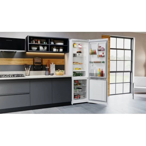 Холодильник Hotpoint-Ariston HT 4200 W (белый) 9