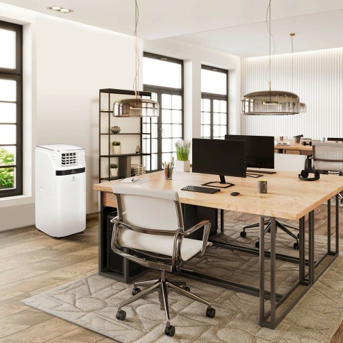 Мобильный кондиционер Electrolux Ice Column EACM-22 JK/N3 (белый) 8