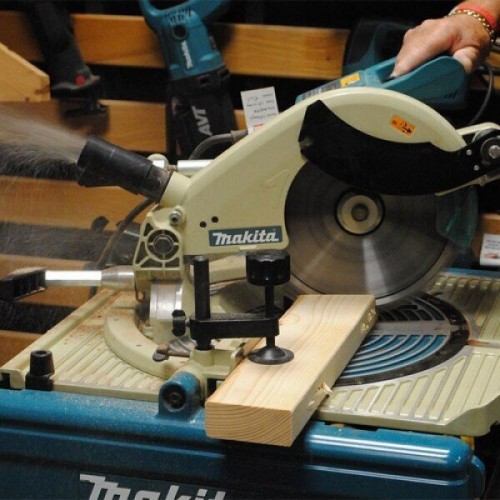 Пила торцовочная Makita LF 1000 6