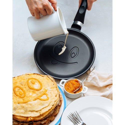 Сковорода блинная НЕВА МЕТАЛЛ ПОСУДА Весёлая Улыбка 22 см (черный) 1