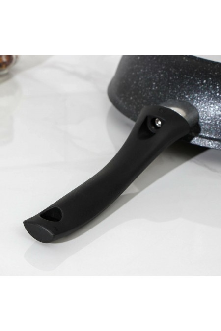 Сковорода Kukmara Мраморная смт24603а с крышкой не съемная ручка 24 см (темный мрамор) 7