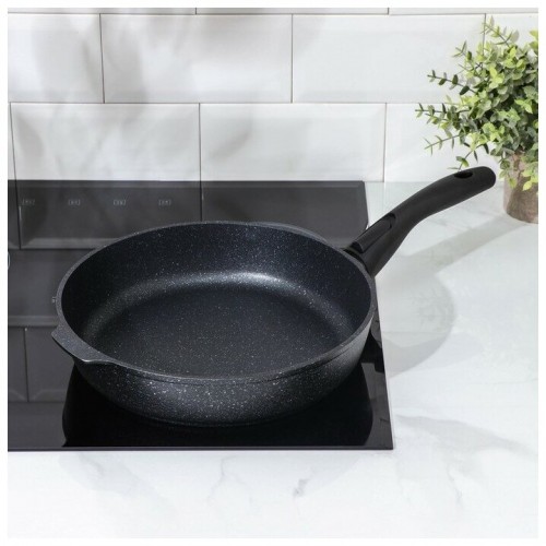 Сковорода Kukmara Мраморная смт283а съемная ручка 28 см (темный мрамор) 3