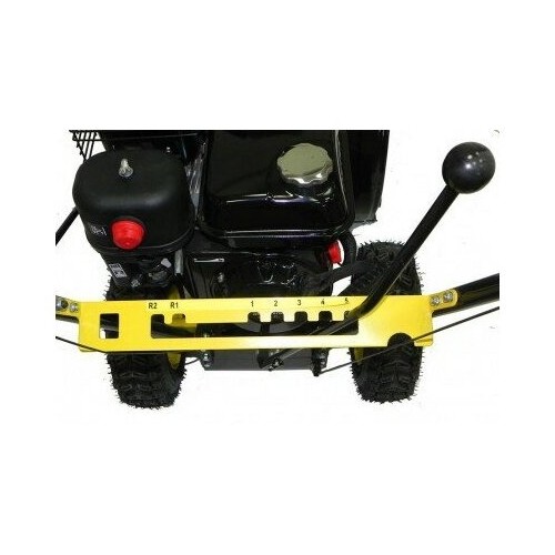 Снегоуборщик Huter SGC 8100 (70/7/3) 7