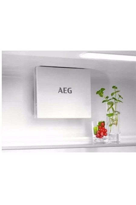 Встраиваемый холодильник AEG TSC7G181ES (белый) 2