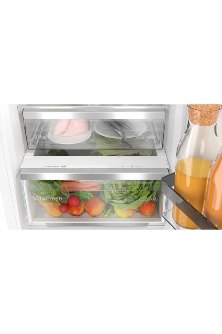 Встраиваемый холодильник Bosch KIN86ADD0 (белый) 9