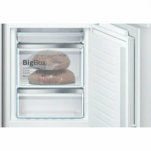 Встраиваемый холодильник Bosch KIN86AF3M8 (белый) 3