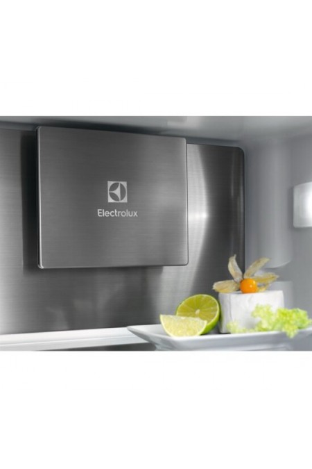 Встраиваемый холодильник Electrolux ENC8MC19S (белый) 2