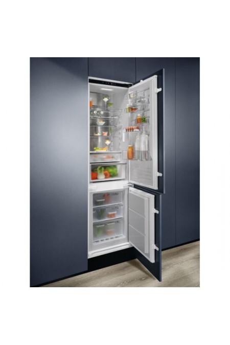 Встраиваемый холодильник Electrolux ENC8MC19S (белый) 3