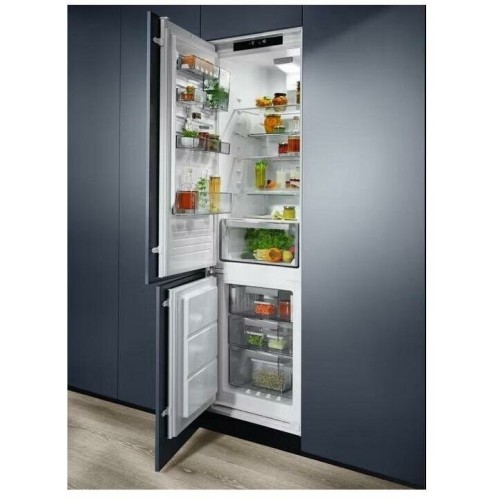 Встраиваемый холодильник Electrolux ENS6TE19S (белый) 4