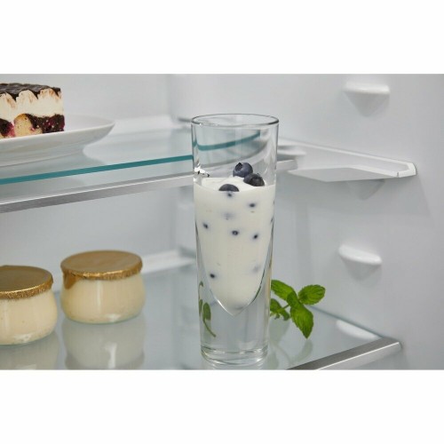 Встраиваемый холодильник Electrolux ENS6TE19S (белый) 8