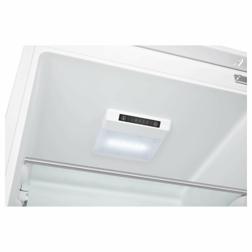 Встраиваемый холодильник Evelux FI 2211 D (белый) 3