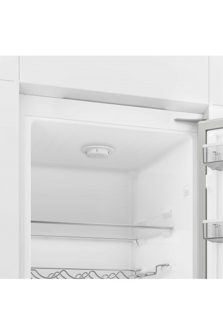 Встраиваемый холодильник Hotpoint-Ariston HBDR 18 (белый) 1