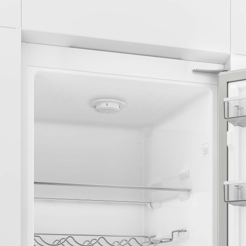 Встраиваемый холодильник Hotpoint-Ariston HBDR 18 (белый) 3