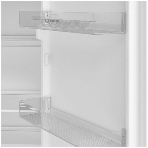 Встраиваемый холодильник Indesit IBH 18 (белый) 5