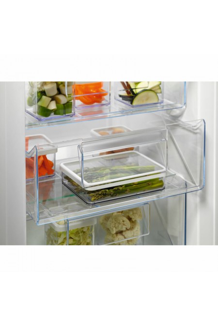 Встраиваемый морозильник Electrolux LUB3AE88S (белый) 2