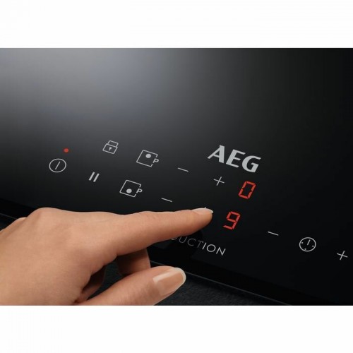 Индукционная варочная панель AEG IKB32300CB (черный) 1