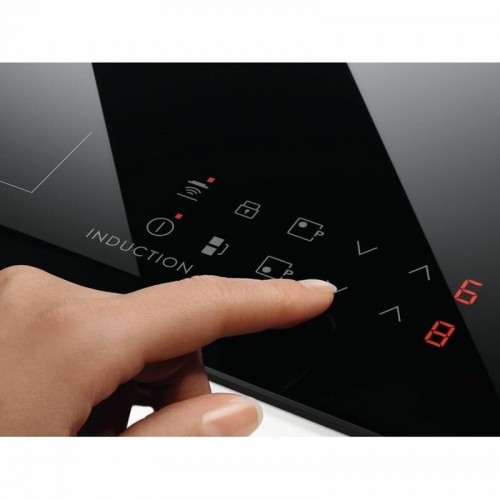 Индукционная варочная панель Electrolux LIT30231C (черный) 2