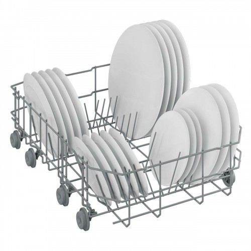 Встраиваемая посудомоечная машина Beko BDIS15961 (белый/черный) 2