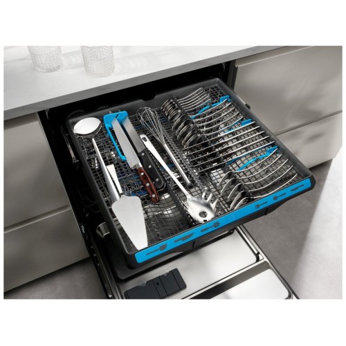 Встраиваемая посудомоечная машина Electrolux EEM48320L (белый) 8