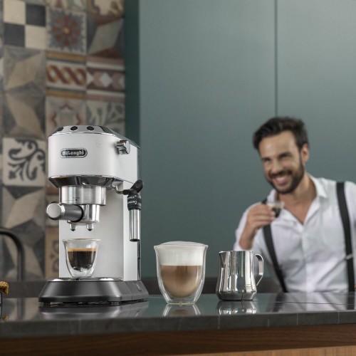 Кофеварка рожковая DeLonghi Dedica EC 685. W (белый) 9