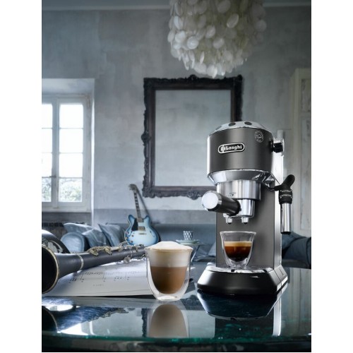 Кофеварка рожковая DeLonghi Dedica EC 685 (черный) 5