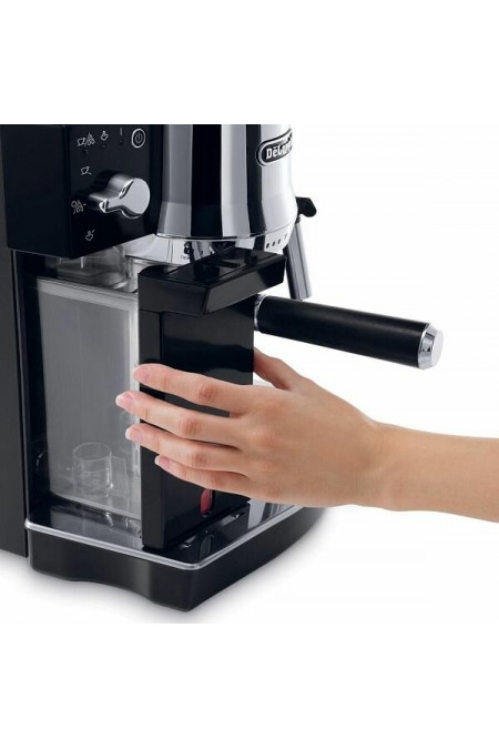 Кофеварка рожковая DeLonghi EC820. B (черный/серебристый) 2