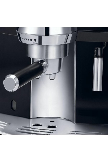 Кофеварка рожковая DeLonghi EC820. B (черный/серебристый) 3