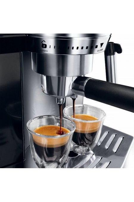Кофеварка рожковая DeLonghi EC820. B (черный/серебристый) 5